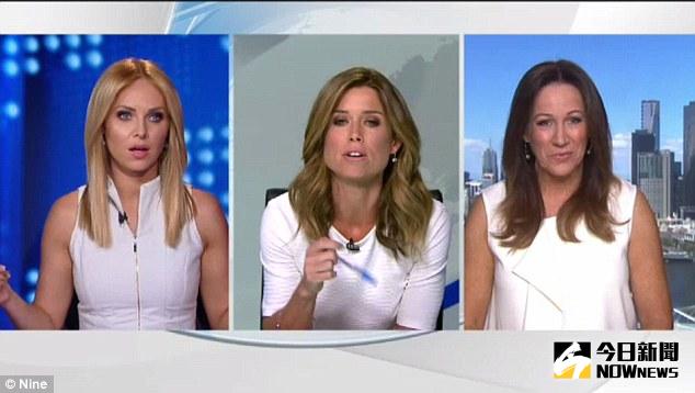 ▲發現茱莉一樣穿白色上衣，安柏氣得大擺臭臉。（圖／翻攝自dailymail）