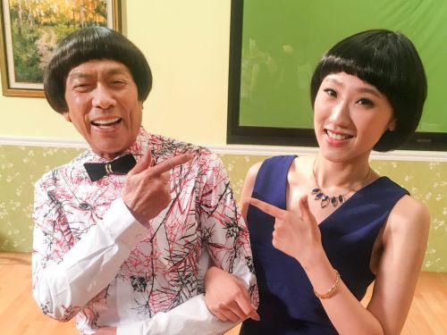 豬哥亮離世8年!謝金晶清明掃墓遇飛蛾停手 淚喊:爸爸回來了