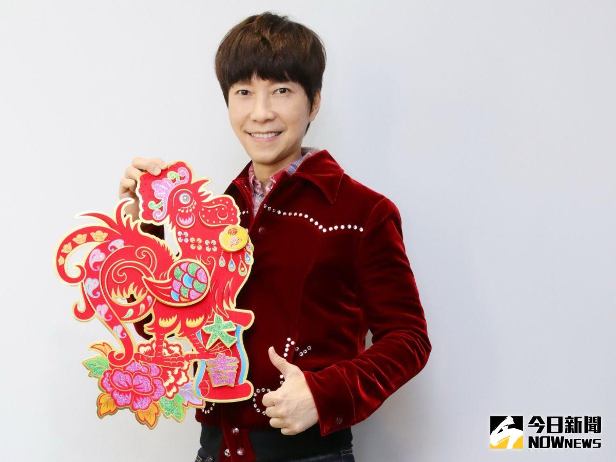 ▲邰正宵發了100個紅包慰勞工作人員，被封貼心暖男。（圖／起初娛樂提供，2017.01.16）