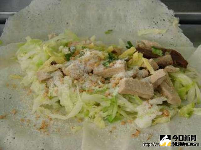 ▲潤餅該不該包油麵？網友掀起討論。（圖／NOWnews資料照）