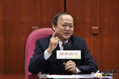 台灣血液基金會董事長葉金川（圖）12日下午舉行記者會宣布辭職。中央社記者王飛華攝 106年1月12日