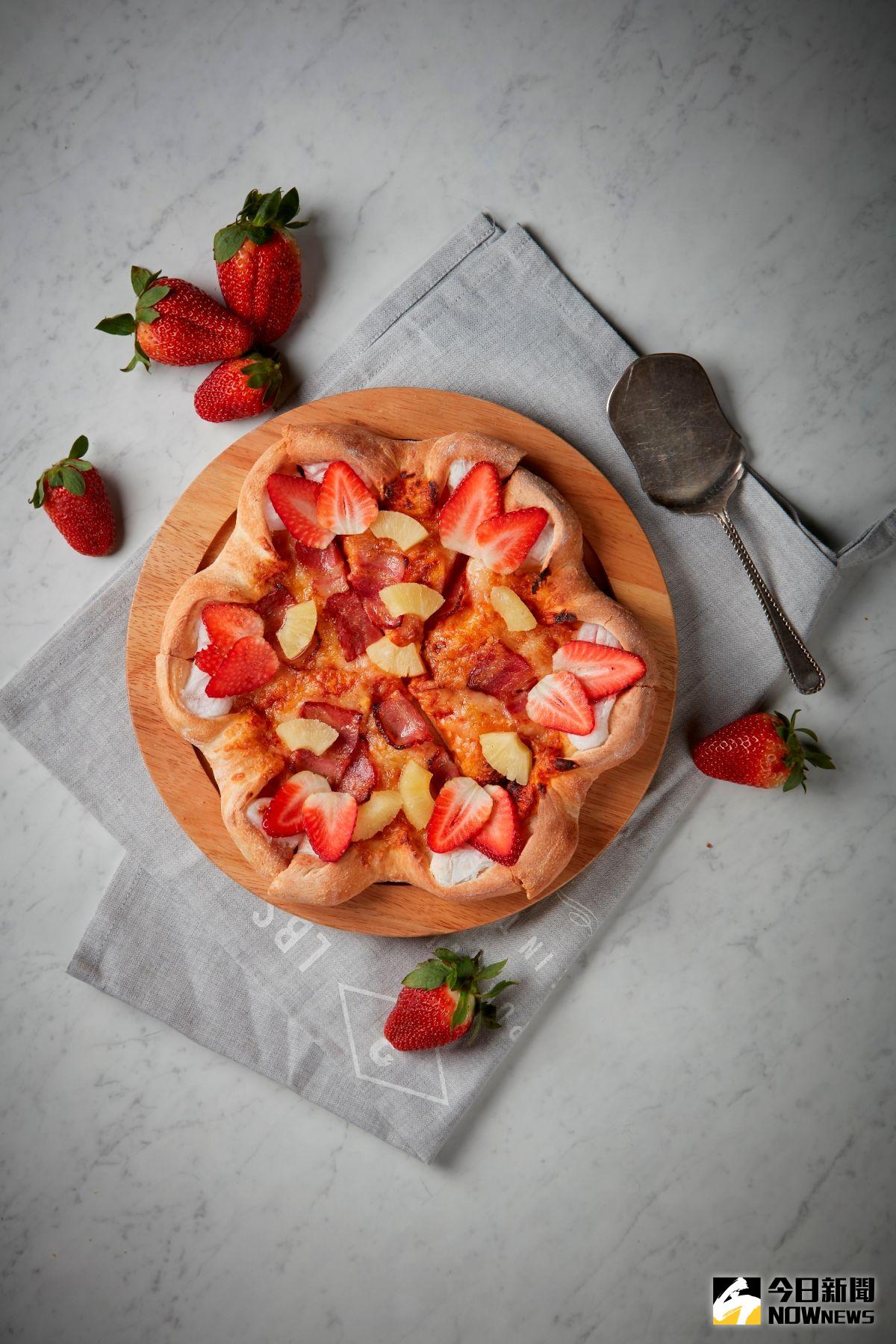 ▲「瓦薩美式比薩」大玩創意，首創「草莓大福捲心」比薩。（圖／瓦薩美式比薩）