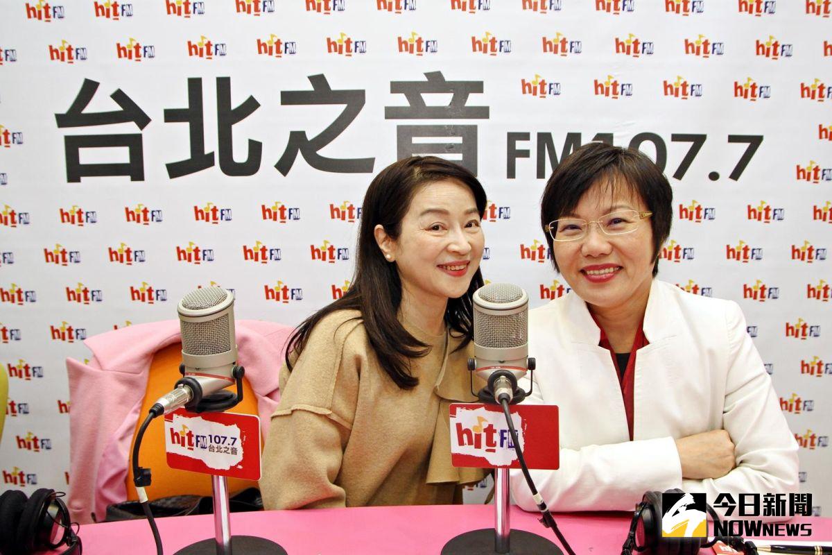 ▲有意參加高雄市長黨內初選的民進黨立委劉世芳（右）表示，九成看板和位子都是朋友贊助的。（圖／蔻蔻早餐提供,2017.02.15）