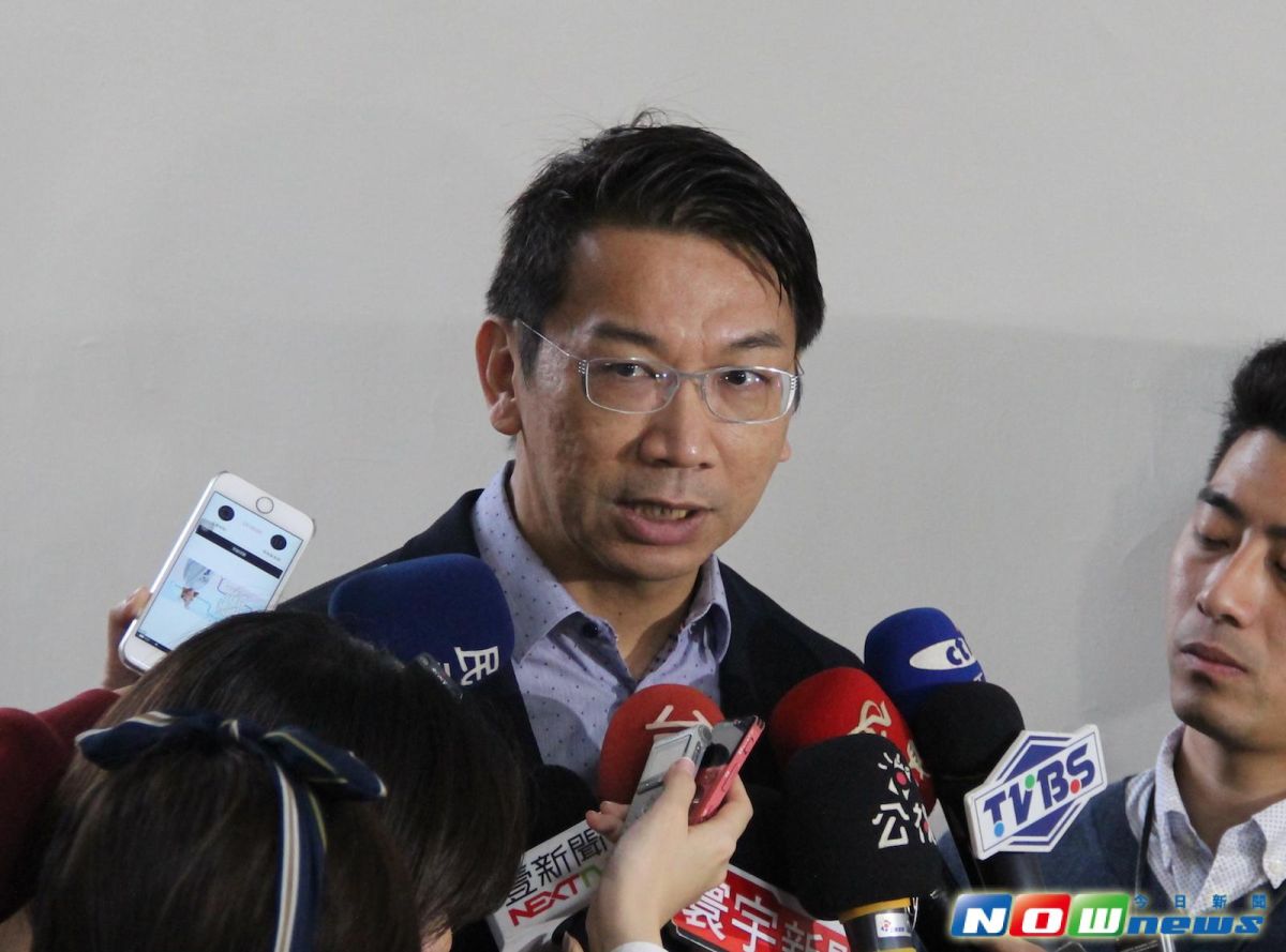 ▲時代力量黨團總召徐永明11日表示，一例一休重回委員會是大勢所趨，但民進黨要求限時審查完畢是為德不足。（圖／記者葉滕騏攝,2016.11.11）