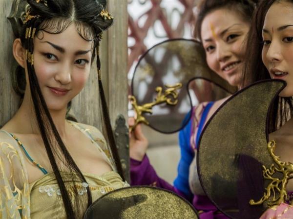 一聲嘆息之餘，是怎樣的力量，讓周星馳在有『江郎才盡』的感覺時，還在一部又一部的快速推出新的電影作品？沒錯，是資本