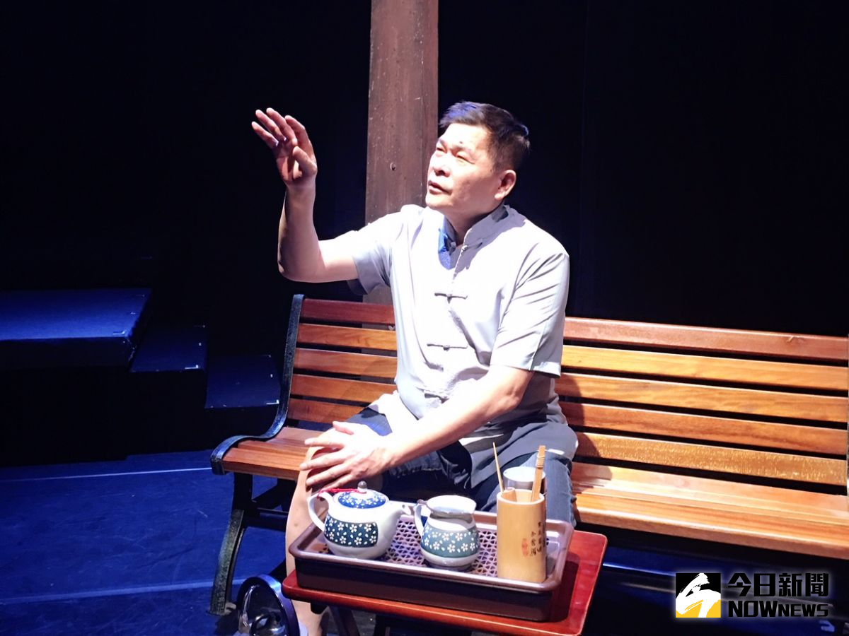 ▲澎恰恰在事業巔峰時期曾時薪高達20萬，但從爆發醜聞後，事業開始走下坡。（圖／躍演劇團提供，2017.02.24）