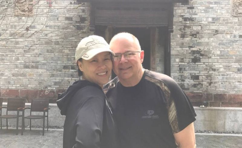 鄔君梅曬出與洋老公出遊的照片。