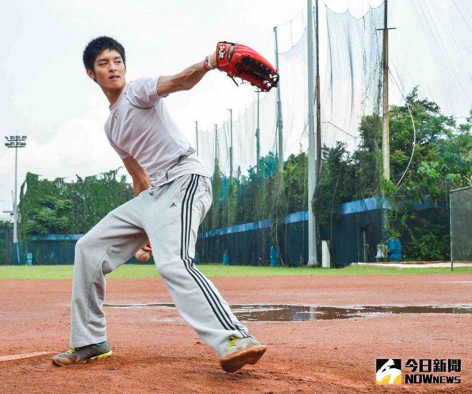 KANO男主角曹佑寧投球。（圖／福斯體育台提供）