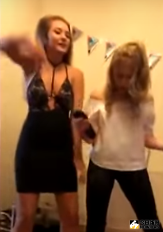 ▲辣妹開心熱舞，下一秒竟痛到放聲大叫。（圖／翻攝自YouTube）