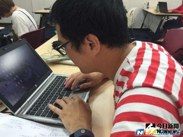 ▲吃飯配工作，小心容易發胖！（資料圖／模擬畫面）