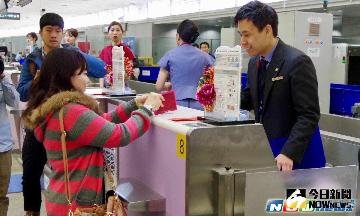 ▲機場捷運今日起開放一般民眾試乘，預辦登機服務同步開通。（圖／記者陳致宇攝）