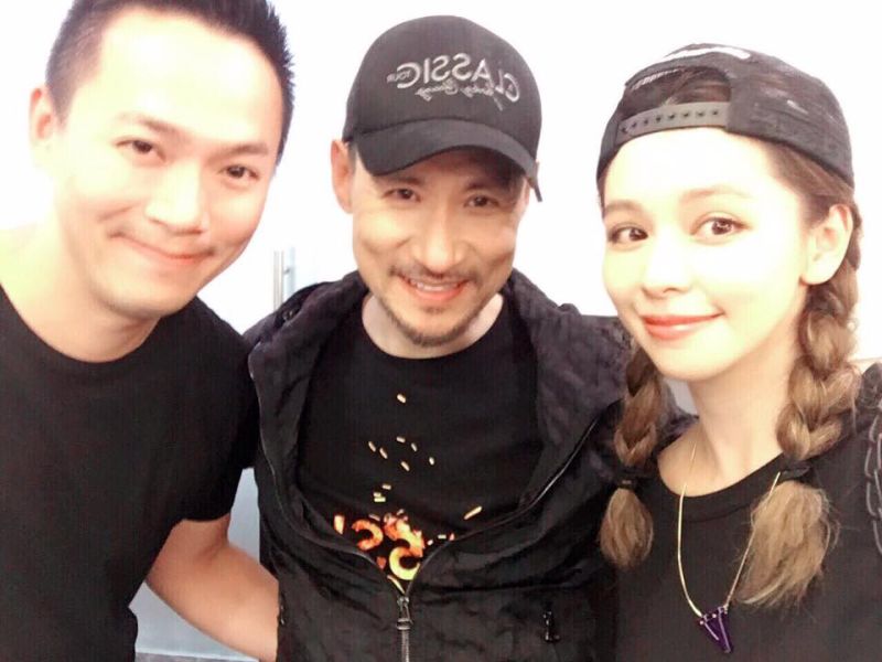 ▲徐若瑄夫婦化身小粉絲開心同框張學友。（圖／翻攝自徐若瑄臉書，2017.02.25）