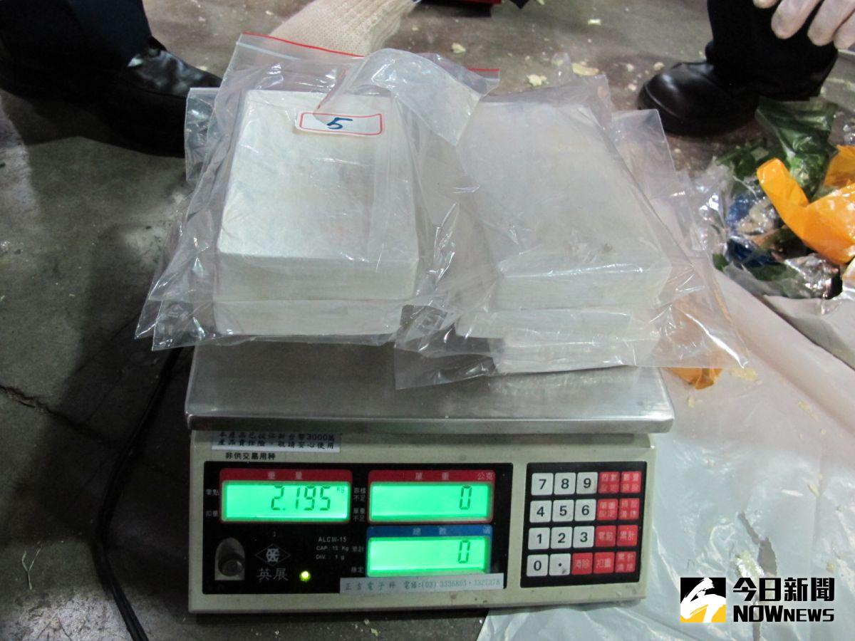 ▲關務署與航警局聯手查獲的海洛因，市價達6千萬元。（圖／關務署提供）