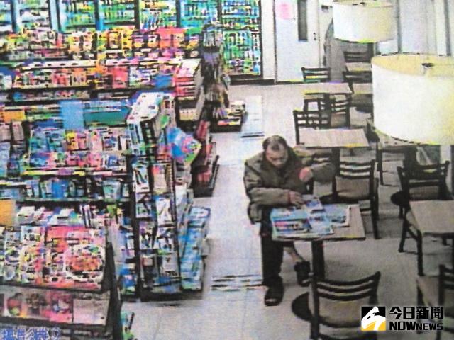 ▲男子偷報紙內頁的六合彩明牌。（圖／林重鎣翻攝）