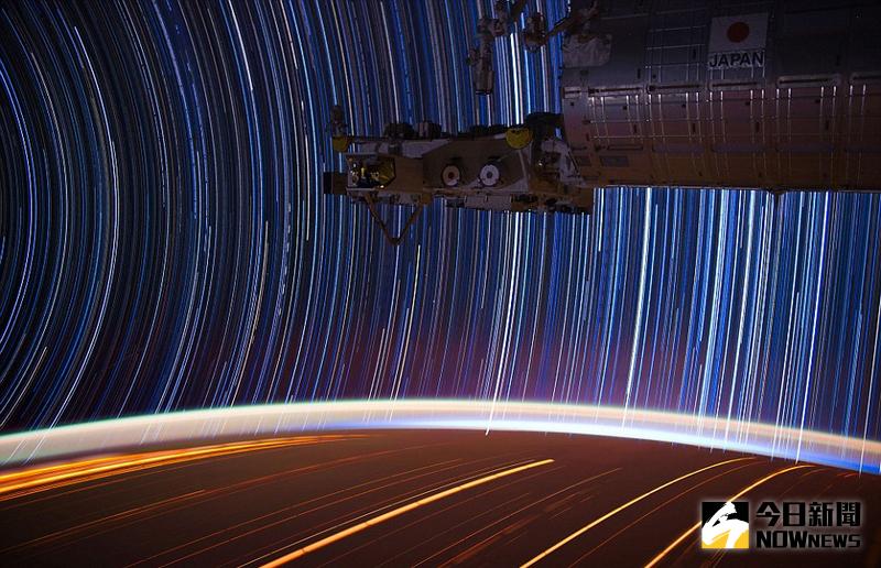 太空人佩蒂特（Don Pettit）拍攝「星空軌跡」。