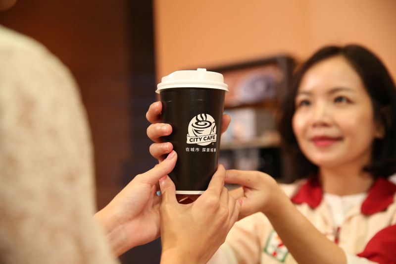 ▲7-ELEVEN的CITY CAFÉ推出Back to office活動，2月2日起連續13天推出中杯咖啡以上第2杯半價的優惠。（圖／7-ELEVEN提供）