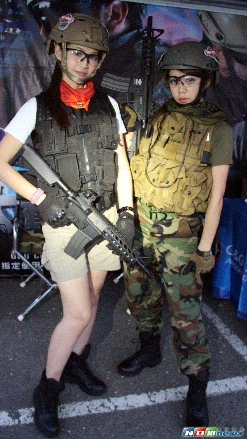 ▲不少尋求刺激的女性同胞，也開始下場挑戰【生存遊戲】運動。（圖／記者宋德威攝，2017.3.9）