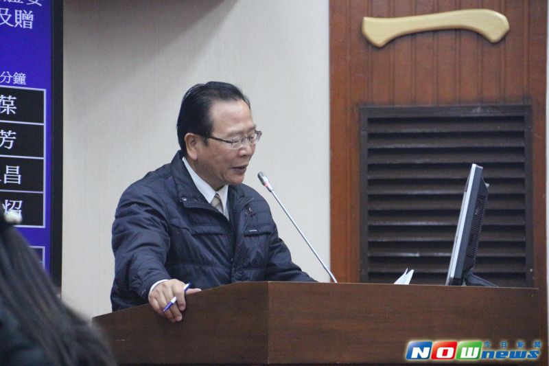 ▲國民黨立委林德福於今（29）日立院財委會質詢時，質問財政部長許虞哲及金管會，關於Apple Pay今日上線，目前國內有幾家銀行可使用，安全性又如何？（圖／記者林昱均攝,2017.03.29）