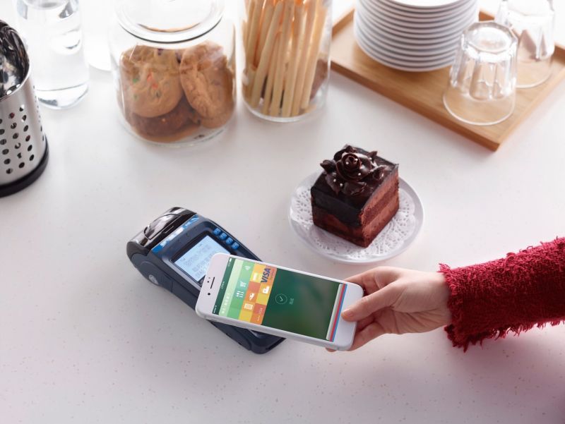 ▲聯邦銀行今(29)日開始支援Apple Pay，新增消費最高回饋100元，再加贈飲品電影票等多項優惠。（圖／公關照片）