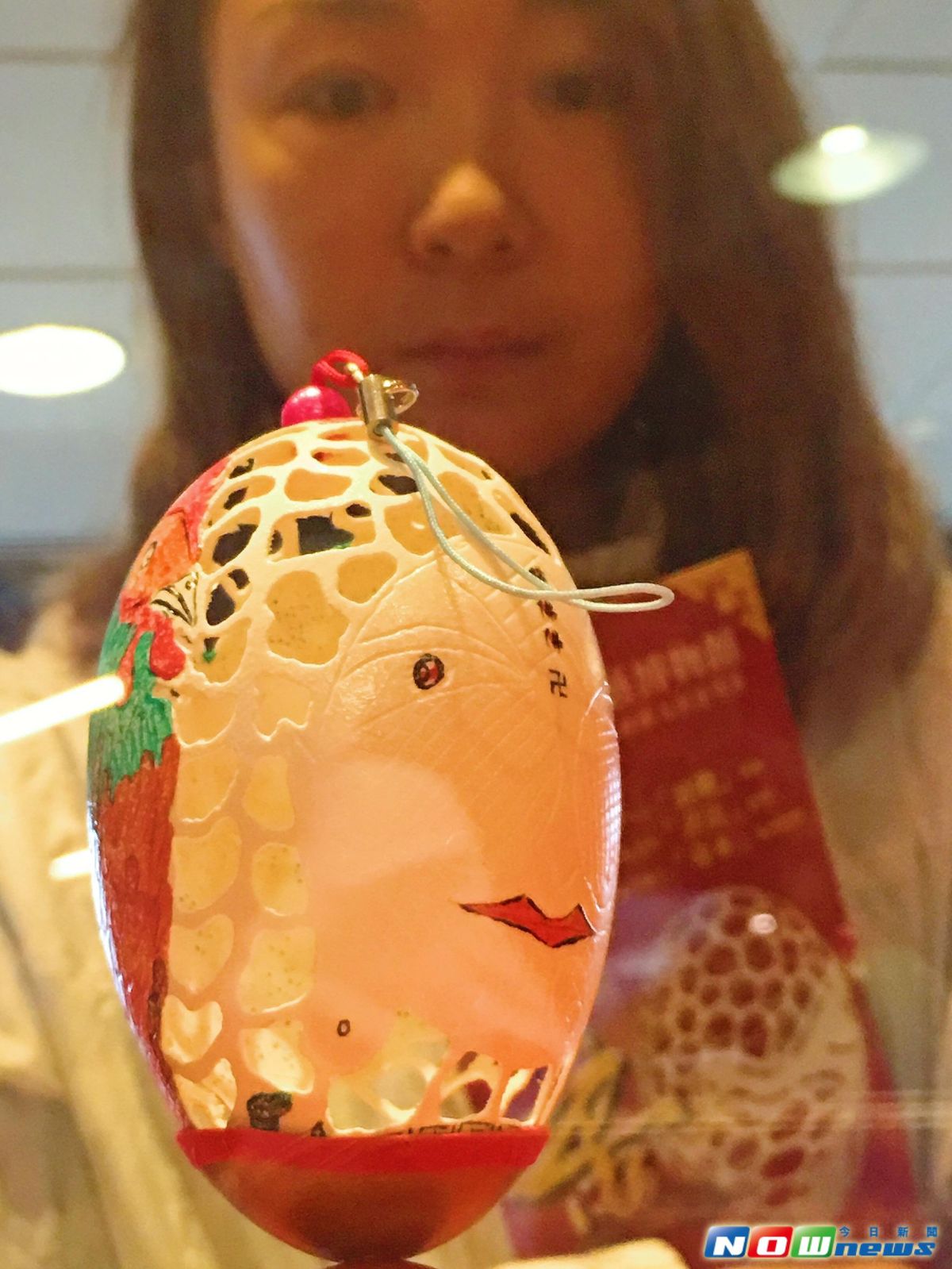 ▲在鍾文宗巧手雕琢下，變身裝飾蛋雕的藝術品，別具巧思。（圖／記者宋德威攝，2017.3.26）