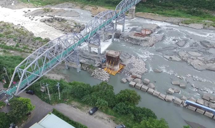 ▲后豐鐵馬道沿線經過花樑鋼橋基礎橋墩修復。（圖／市府觀光局提供2017.3.16）