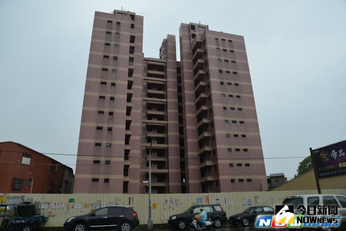 ▲祥瑞大樓位於斗六市雲林路二段及鎮西路口，原為前後二棟、地上十三層、地  下二層集合式住宅大樓。（圖／記者蘇榮泉翻攝，2017.03.24）