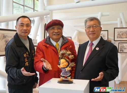 ▲劉興欽漫畫教育館揭牌啟用,新竹縣長邱鏡淳(右)、縣議員邱振瑋(左)與劉興欽老師(中)歡迎民眾參觀。(圖/新竹縣政府提供,2017.3.21) ▲劉興欽漫畫教育館揭牌啟用,新竹縣長邱鏡淳(右)、縣議員邱振瑋(左)與劉興欽老師(中)歡迎民眾參觀。(圖/新竹縣政府提供,2017.3.21)