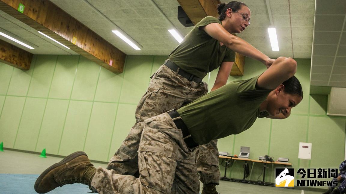 ▲為解決招募困境，美國國防部大舉開放女性從軍，但是卻導致美國軍中性騷擾層出不窮。圖非新聞當事人（資料圖／美國海軍陸戰隊.2015.12.13）