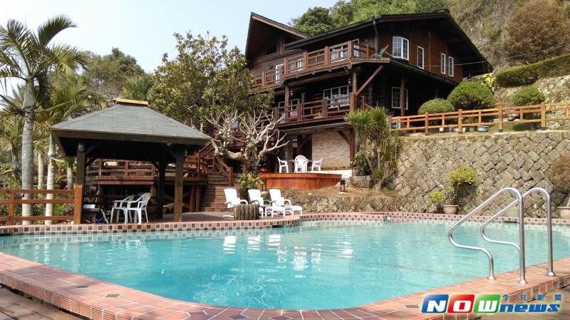 ▲東方惠斯勒位於嘉義半天岩後方，坐擁明媚山林、清澈山泉，尤以加拿大原木打造的木屋引人入勝，工法及其沈穩厚實難得一見。（圖／記者 邱嘉琪攝）