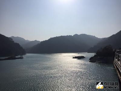 石門水庫截至13日中午水位234.54公尺，蓄水率61.26％，北水局說，若實施第一階段限水則採夜間減供（晚間11時至次日5時減壓供水），對一般民眾生活影響不大。（北水局提供）中央社記者卞金峰傳真 106年2月13日