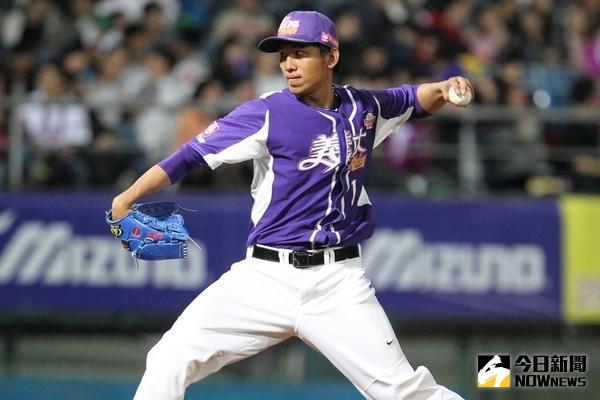 ▲義大犀牛先發投手黃勝雄。（圖／義大犀牛提供）