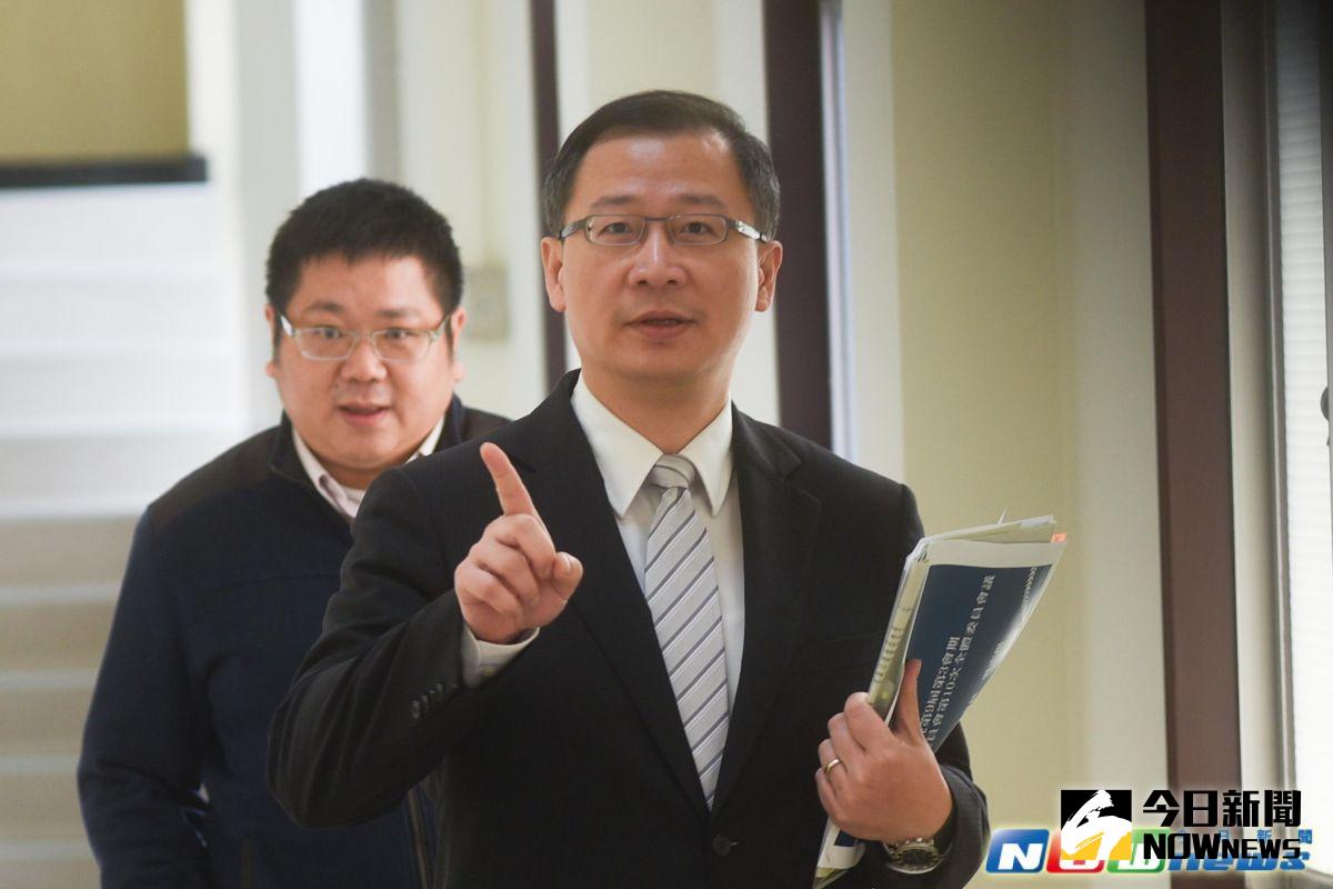 ▲國民黨前主席吳伯雄的次子、台北市議員吳志剛再爆緋聞，這次的對象是新北市美女議員李婉鈺，對此，吳志剛的哥哥、國民黨立委吳志揚29日在立法院被媒體追問時，僅表示不清楚。（圖／記者陳明安攝,2017.3.29）