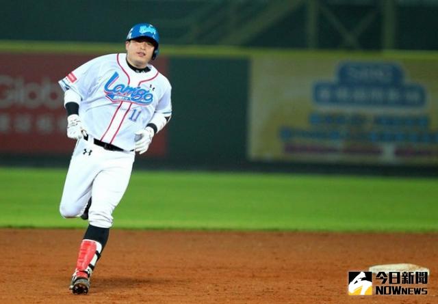 ▲林泓育狂敲5分打點。（圖／桃猿提供）