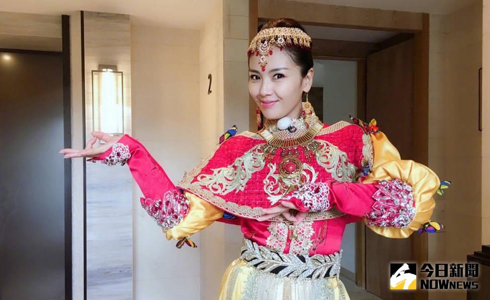 劉濤穿上這身秒變慕沙公主。