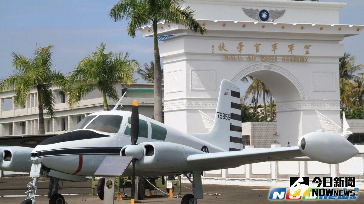 ▲軍史館展覽的是中華民國空軍建軍以來的一些文物，類型有很多；軍機展示場展覽的是一些已退役的軍機。（圖／記者宋德威攝，2017.3.4）