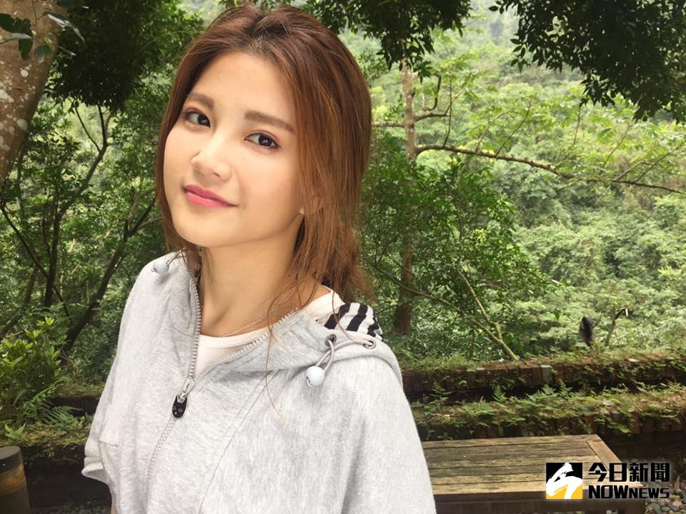 ▲小Call被爆與「MV教父」賴偉康熱戀ING。（圖／翻攝自小Call臉書，2017.03.22）