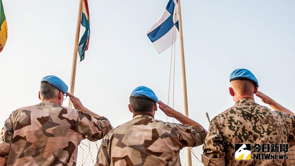 ▲雖不是任何軍事組織的成員，但瑞典會參與北約的軍事訓練，同時派軍人參與聯合國維和任務。圖為瑞典軍人參與馬利維和任務。（圖／瑞典國防部）