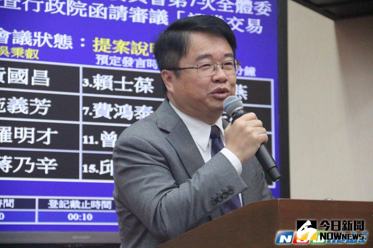 ▲民進黨立委吳秉叡認為，台灣菸酒公司營業額下降，卻不先想辦法提高績效，而是隔年目標下修，是想達標為自己加薪水？（圖／NOWnews資料照）※【 NOWnews 今日新聞 】 提醒您　吸菸能導致肺癌、心臟血管疾病！※