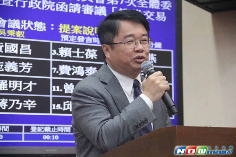 ▲民進黨立委吳秉叡認為，台灣菸酒公司營業額下降，卻不先想辦法提高績效，而是隔年目標下修，是想達標為自己加薪水？（圖／NOWnews資料照）※【 NOWnews 今日新聞 】 提醒您　吸菸能導致肺癌、心臟血管疾病！※