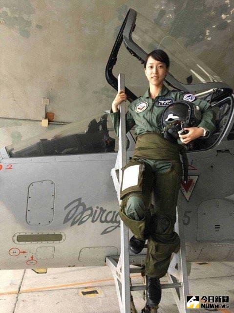 ▲幻象2000戰機飛官蔣青樺中尉。（圖／翻攝自空軍司令部臉書）