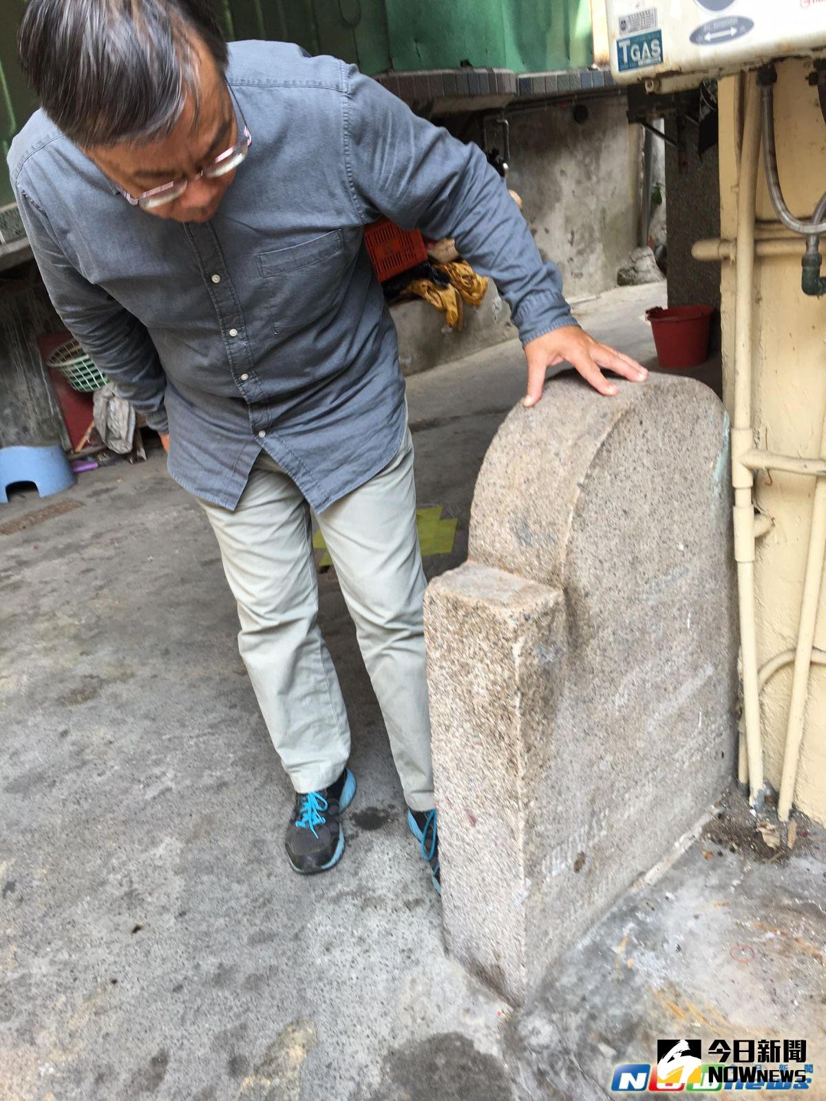 ▲位在高雄市鼓山區登山街60巷內的【外國人墓園】墓碑遺址；若文物古蹟一旦毁損，就此消失。（圖／記者宋德威攝，2017.3.14）