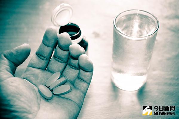 ▲呂睿庭醫師表示，「抗生素」與「酒精」是導致雙硫侖樣反應的兩大因素，發生於酒後用藥或用藥後喝酒。（圖／ingimage）