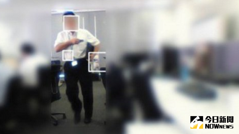 ▲日本一名電腦工程師發明出「老闆感應器」（boss sensor）。（圖／翻攝自YouTube）