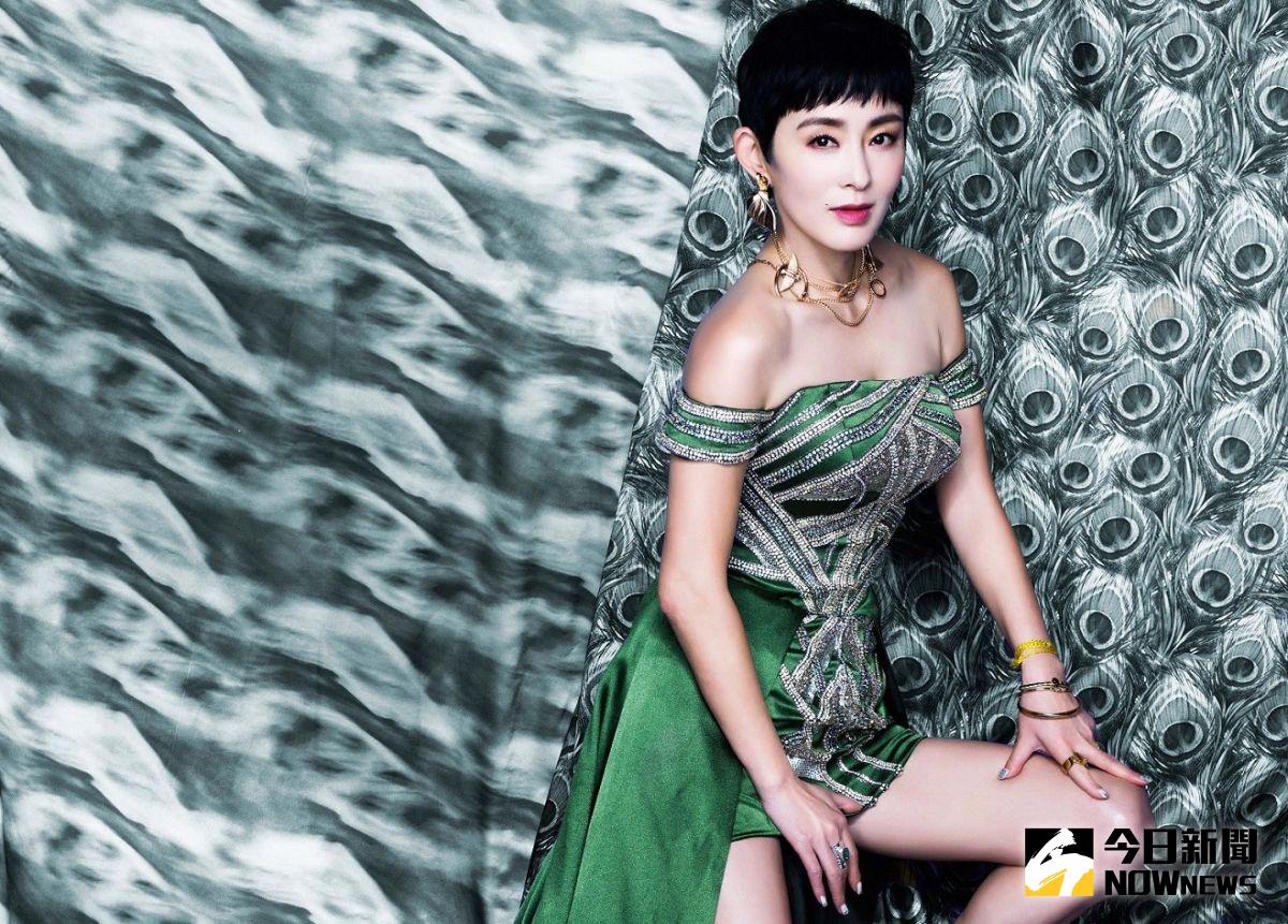 ▲「綺夢」女神歸位，張敏辣秀逆天美腿。（圖／微風集團，2017.03.02）