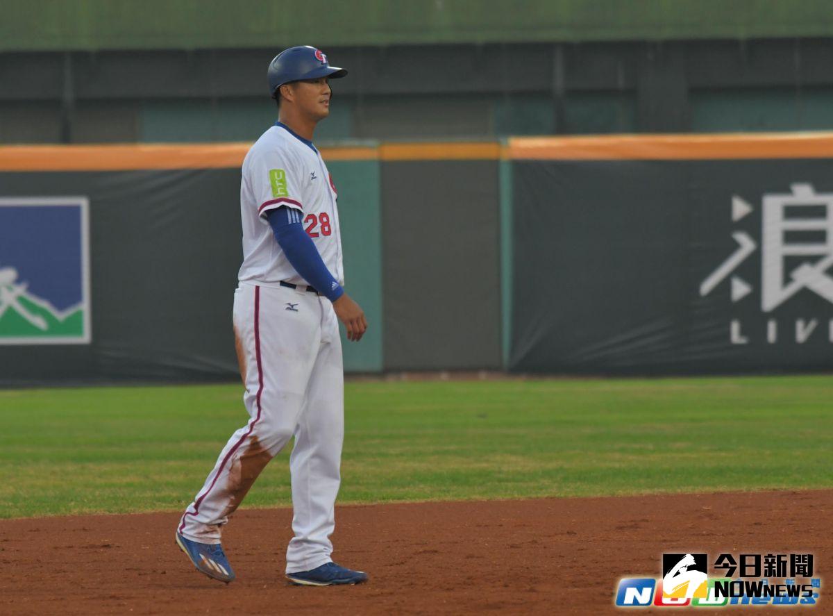 ▲2011全明星台灣大賽，中華隊高國輝滑本壘結果骨折。（圖／NOWnews資料照）