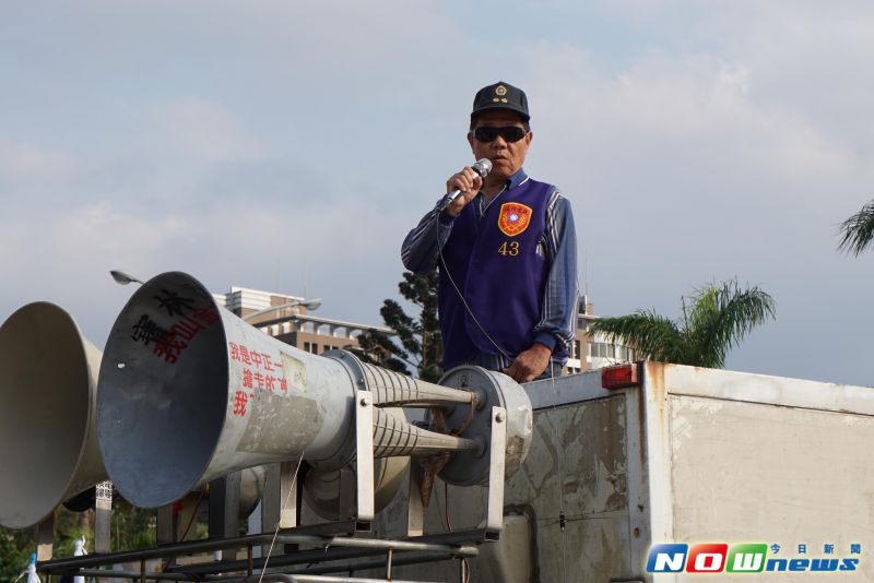 ▲中華民國各軍事院校校友會17日號召退役軍人，前往國防部抗議民進黨版年金改革。（圖／記者呂炯昌攝影）