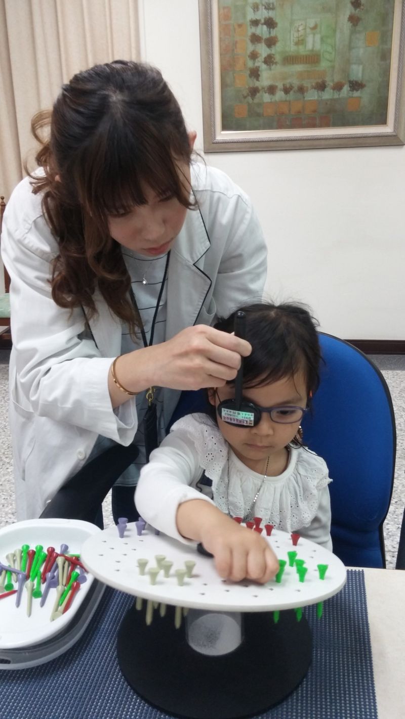 ▲弱視新療法，中國醫藥大學兒童醫院推動的複合式視覺功能訓練，成效卓著。（圖／記者金武鳳攝2017.3.20）