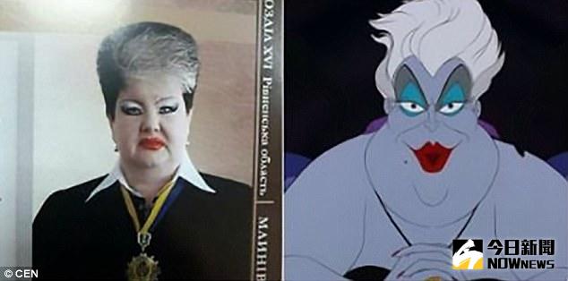 ▲女法官激似「烏蘇拉」，誇張妝容爆紅。（圖／翻攝自dailymail）