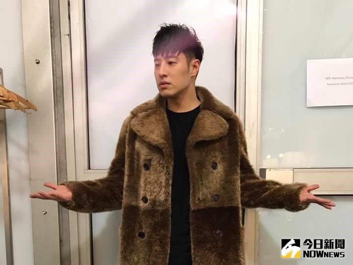 ▲潘瑋柏曾經在外界不看好之下，奪得金鐘獎戲劇類男主角，不只外界質疑，還被資深前輩對手砲轟，感覺超委屈，在慶功宴上大哭，直到隔年和他同屆獲獎的女主角得主天心，頒獎時霸氣回嗆酸民，才讓他甩開陰霾。（圖／翻攝自潘瑋柏臉書）