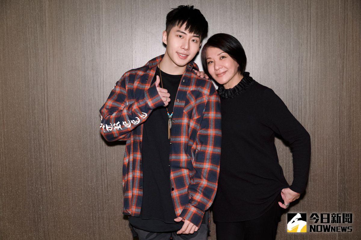 ▲張鴻（右）心疼兒子受情傷。（圖／邦寧傳播提供，2017.03.19）